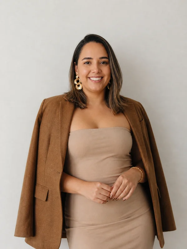 Retrato de Jaqueline Pratti, instrutora e mentora da Formação TRIÊ